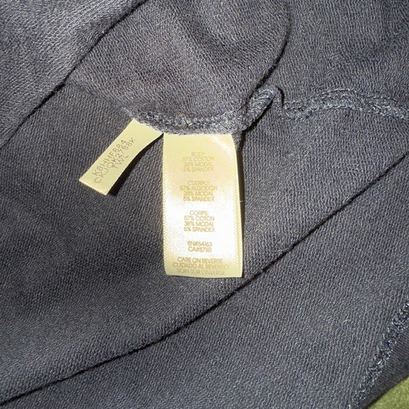 Calvin Klein Crewneck with Gold Accents - Picture 4 of 6
